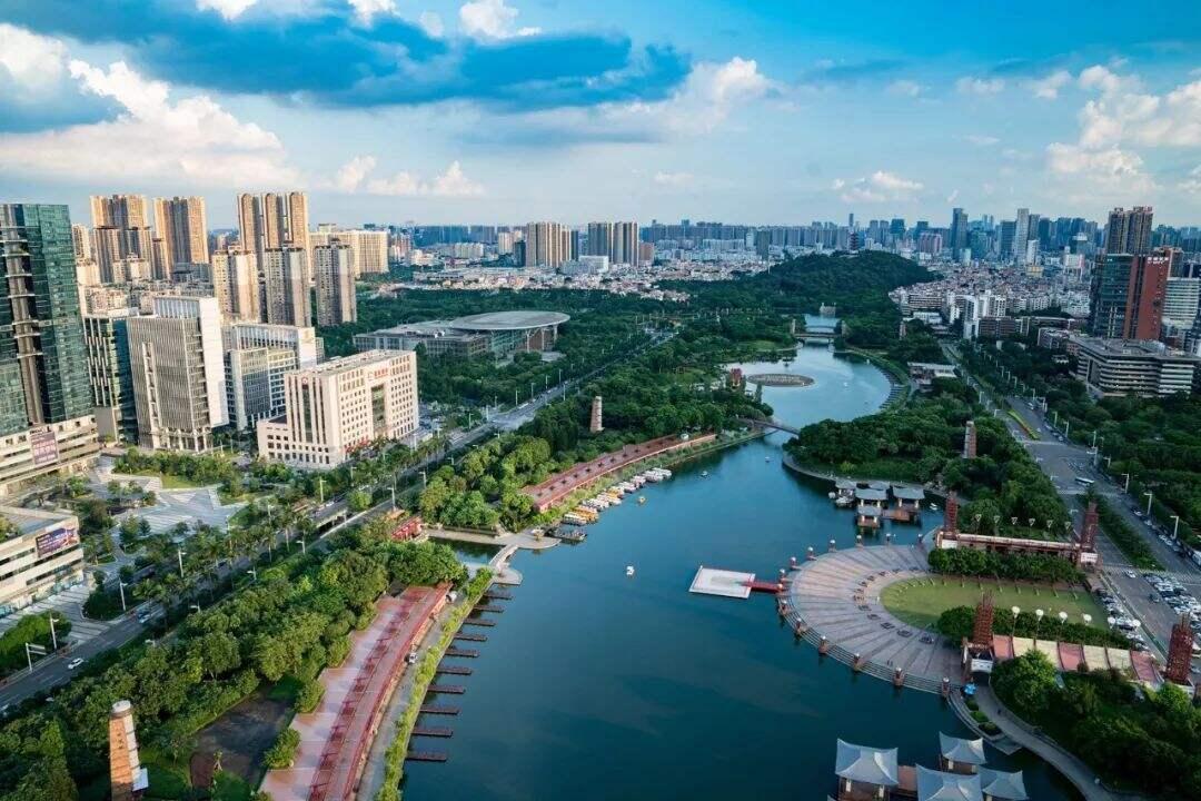 2025年澳门天天六开彩正版澳门,澳门天天六开彩正版的发展与未来展望（2025年）